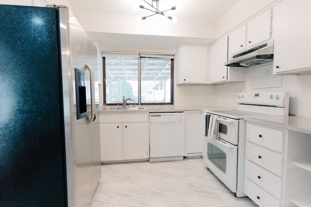 2103 Cedarcrest Drive, Carrollton, TX 75007
