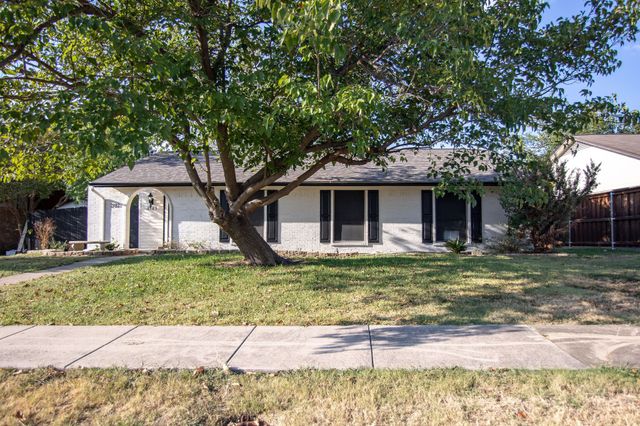 2103 Cedarcrest Drive, Carrollton, TX 75007