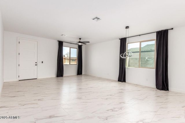 9051 W MAGNUM Drive, Arizona City, AZ 85123