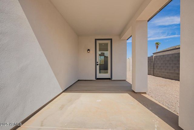 9051 W MAGNUM Drive, Arizona City, AZ 85123