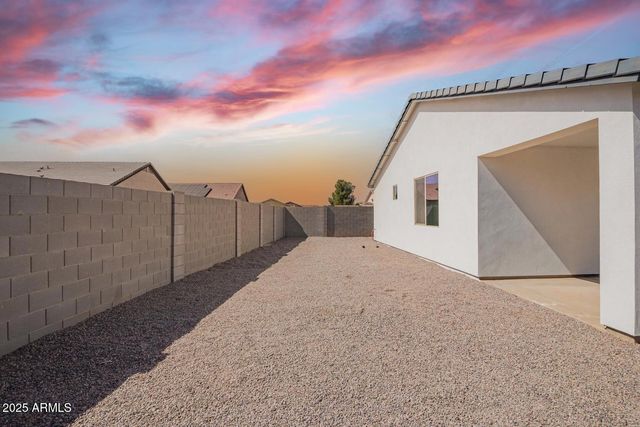 9051 W MAGNUM Drive, Arizona City, AZ 85123