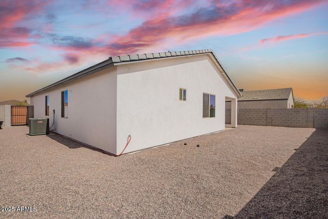 9051 W MAGNUM Drive, Arizona City, AZ 85123