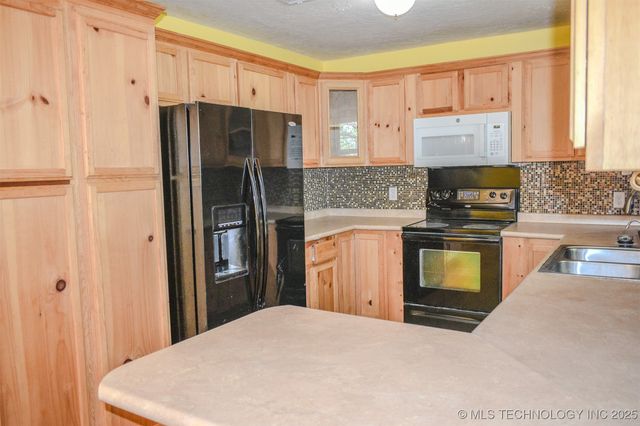 906 Powell Drive, Antlers, OK 74523