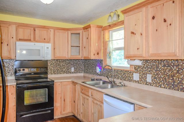 906 Powell Drive, Antlers, OK 74523