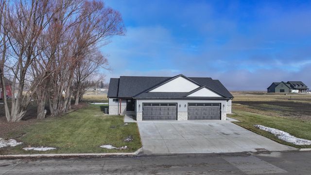 202 E Lillian Avenue, Conrad, IA 50621