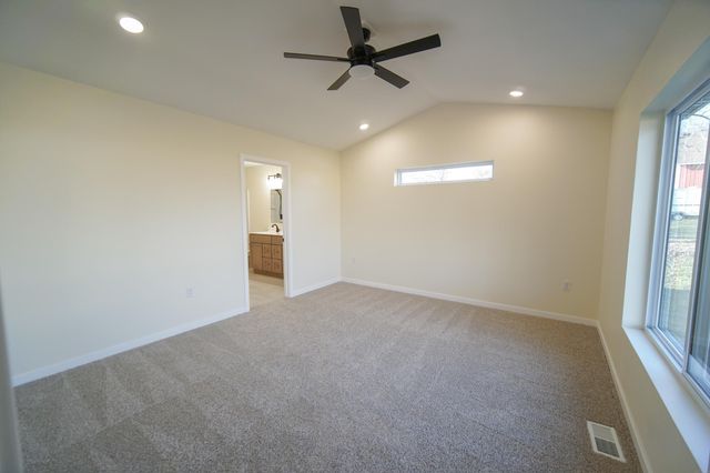 202 E Lillian Avenue, Conrad, IA 50621