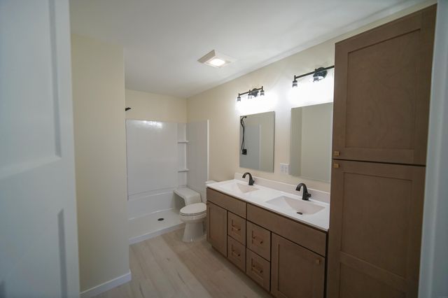 202 E Lillian Avenue, Conrad, IA 50621
