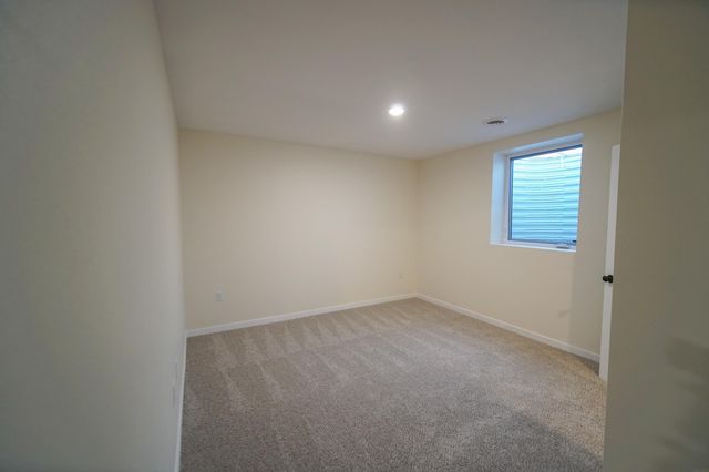 202 E Lillian Avenue, Conrad, IA 50621