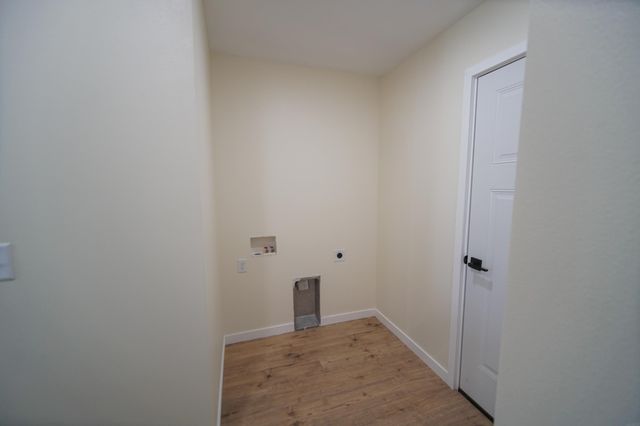 202 E Lillian Avenue, Conrad, IA 50621