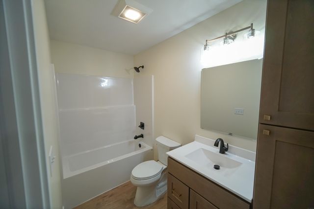 202 E Lillian Avenue, Conrad, IA 50621