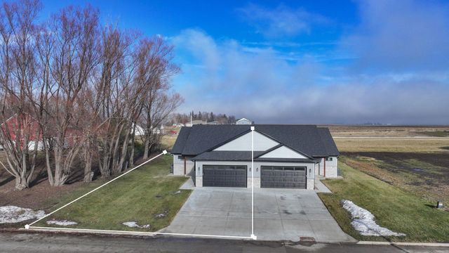 202 E Lillian Avenue, Conrad, IA 50621