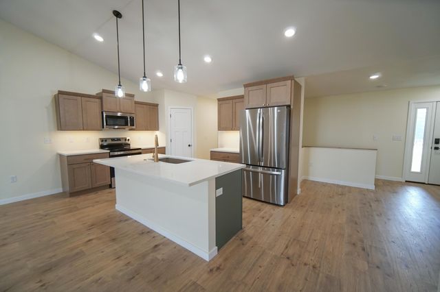 202 E Lillian Avenue, Conrad, IA 50621