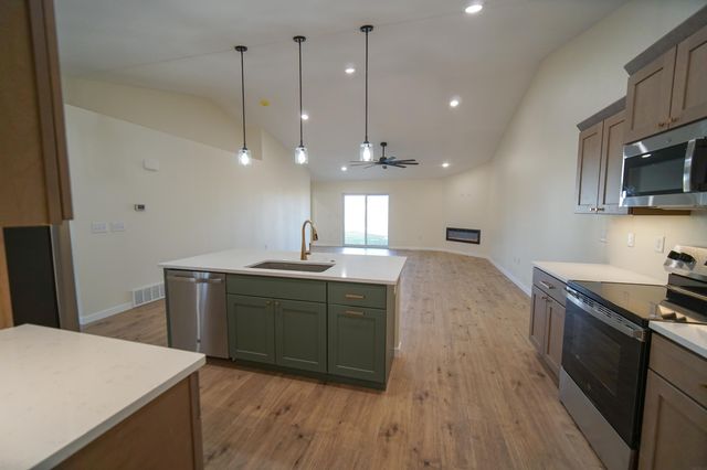 202 E Lillian Avenue, Conrad, IA 50621