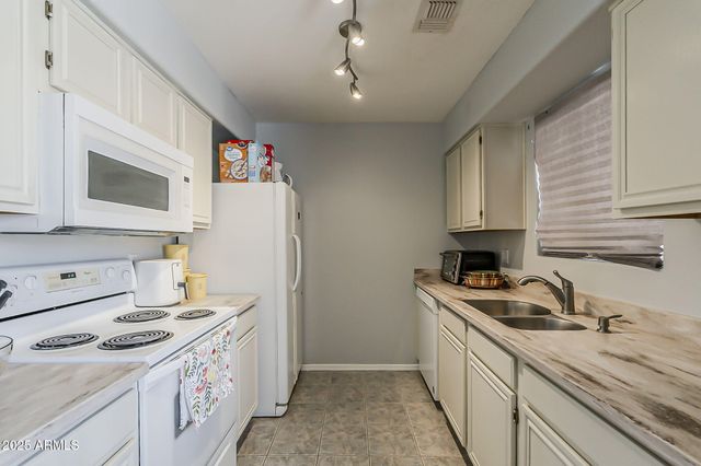 2011 S CLUBHOUSE Drive, Casa Grande, AZ 85194