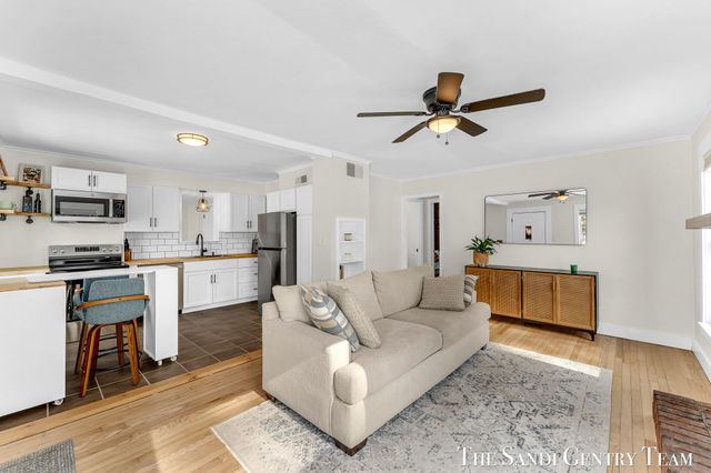 224 S Griffin Street, Grand Haven City, MI 49417