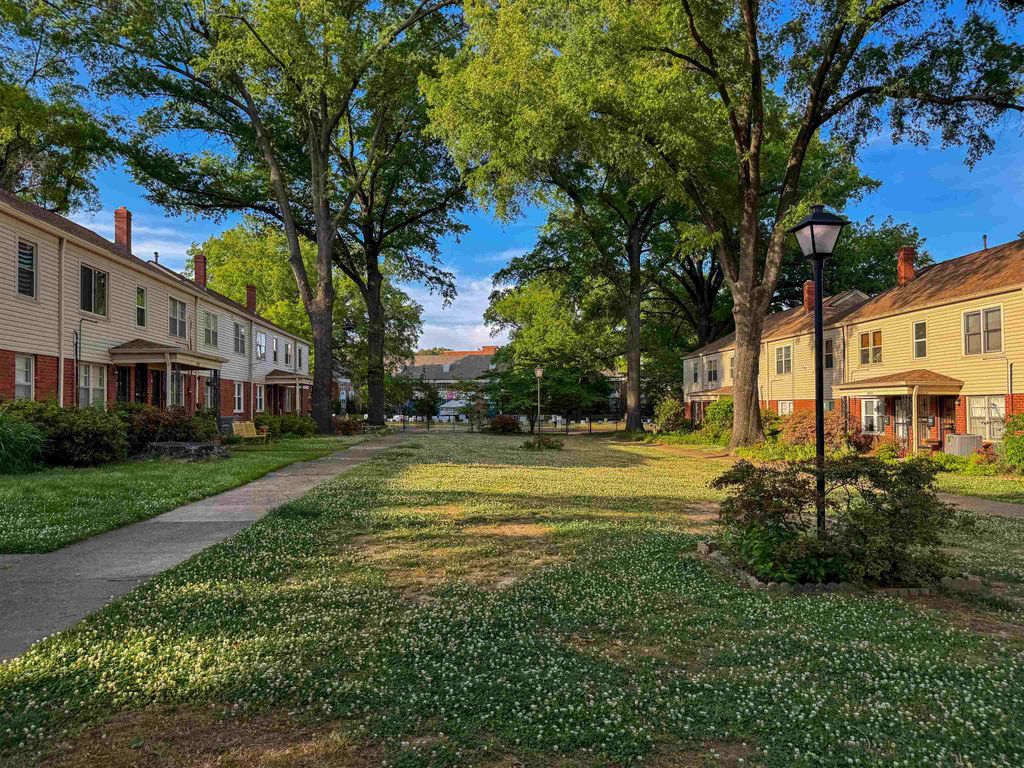 2991 Walnut Grove Rd Apt 2, Memphis, TN 38111