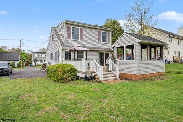 99 Oak St, Bridgewater Twp., NJ 08807