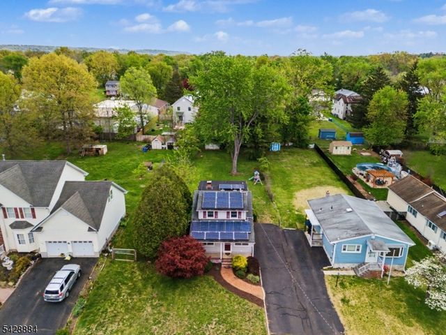 99 Oak St, Bridgewater Twp., NJ 08807