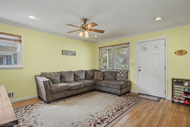 99 Oak St, Bridgewater Twp., NJ 08807