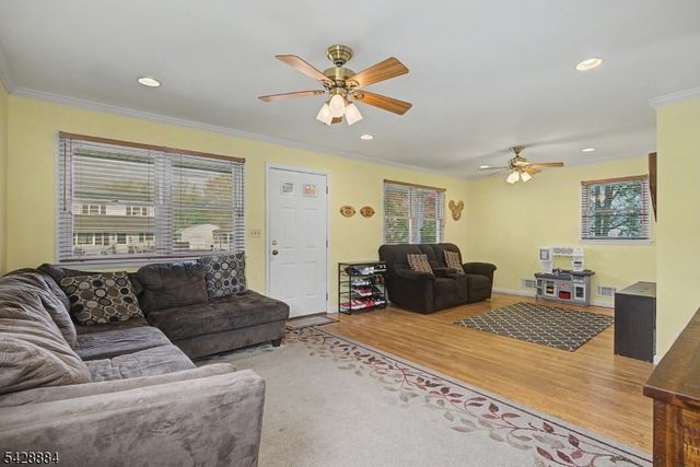 99 Oak St, Bridgewater Twp., NJ 08807