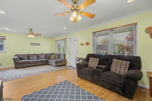 99 Oak St, Bridgewater Twp., NJ 08807