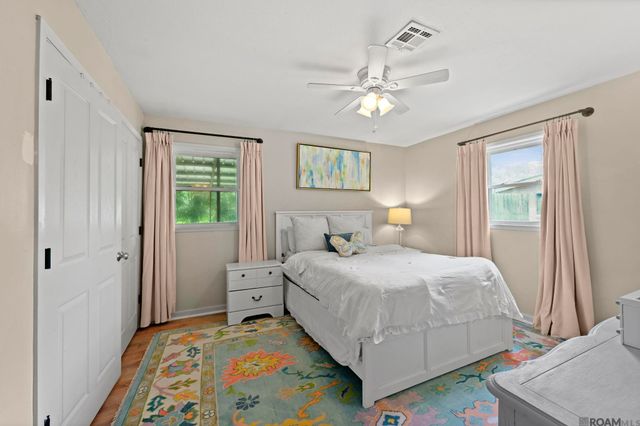 5285 Pine St, St Francisville, LA 70775