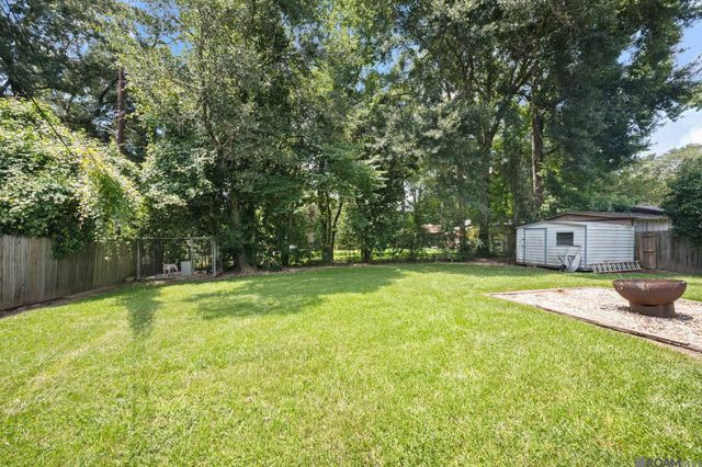 5285 Pine St, St Francisville, LA 70775