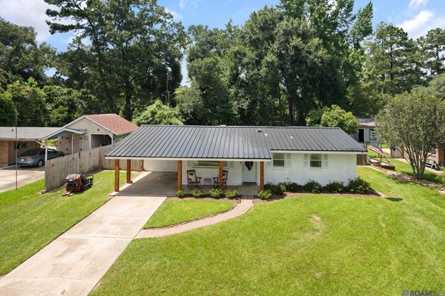 5285 Pine St, St Francisville, LA 70775