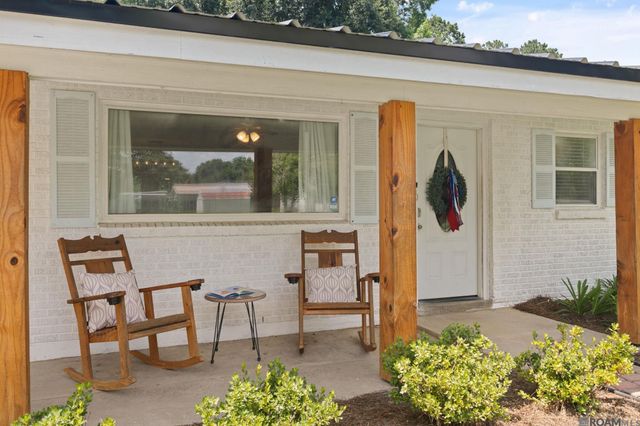 5285 Pine St, St Francisville, LA 70775
