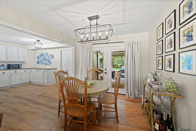 5285 Pine St, St Francisville, LA 70775