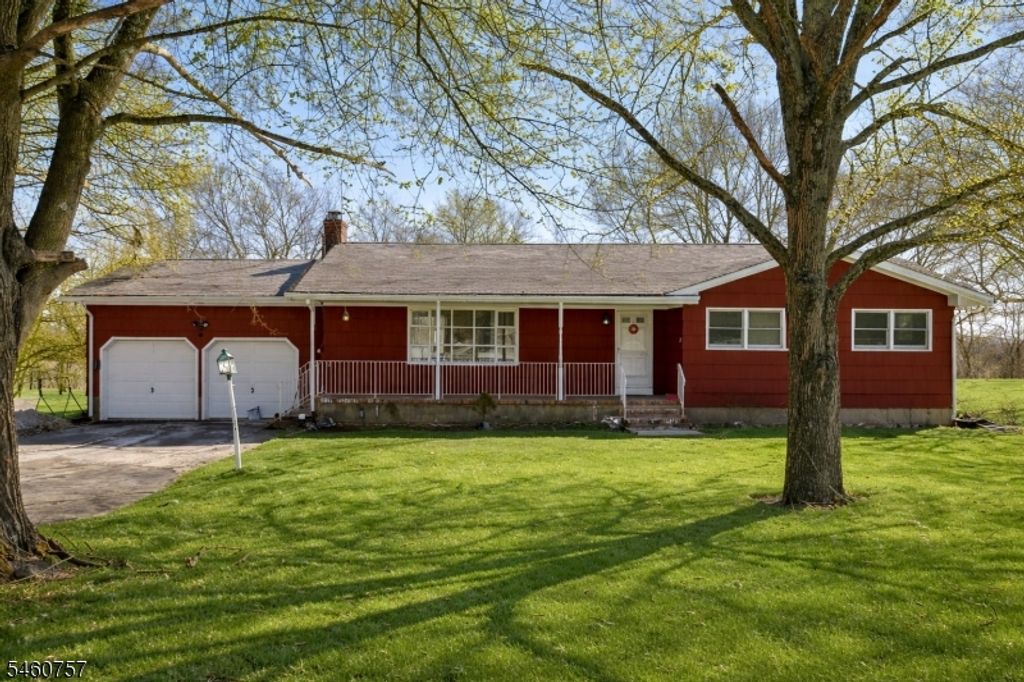 74 Maple Ln, Hardwick Twp., NJ 07825