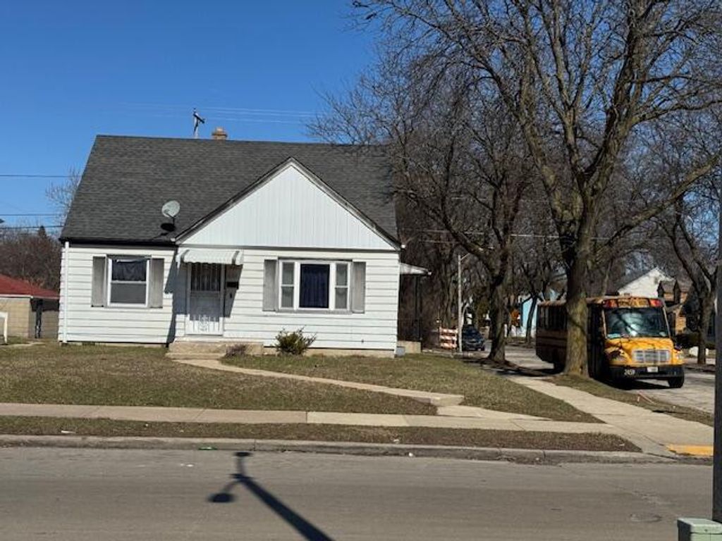 4102 W Capitol DRIVE, Milwaukee, WI 53216