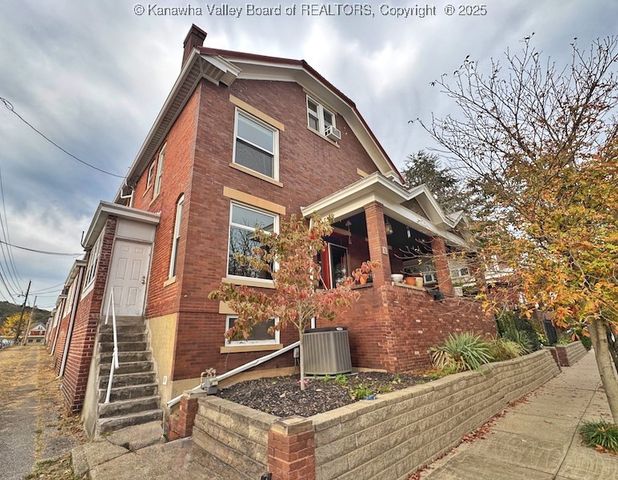 2 Arlington Court, Charleston, WV 25301