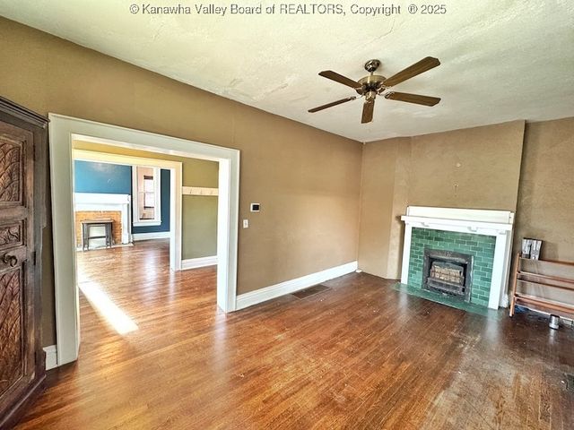2 Arlington Court, Charleston, WV 25301