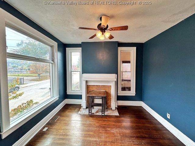 2 Arlington Court, Charleston, WV 25301
