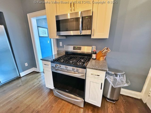 2 Arlington Court, Charleston, WV 25301