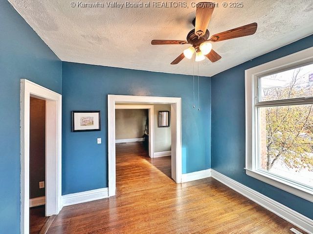 2 Arlington Court, Charleston, WV 25301