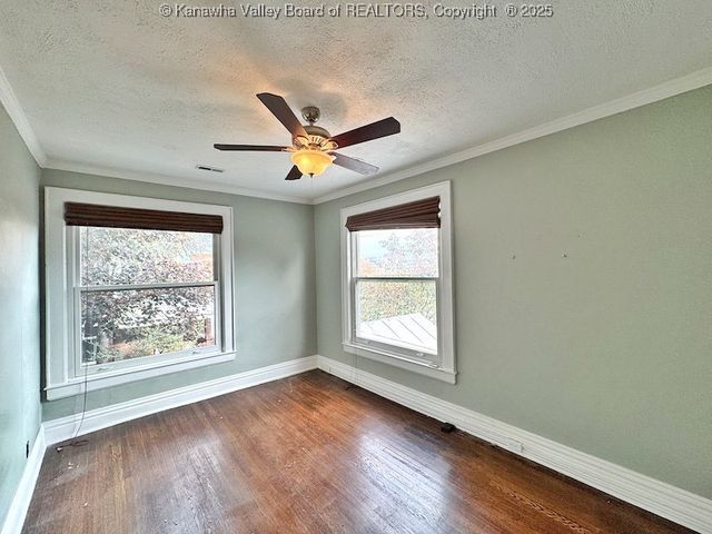 2 Arlington Court, Charleston, WV 25301