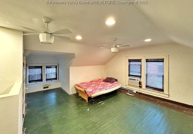 2 Arlington Court, Charleston, WV 25301