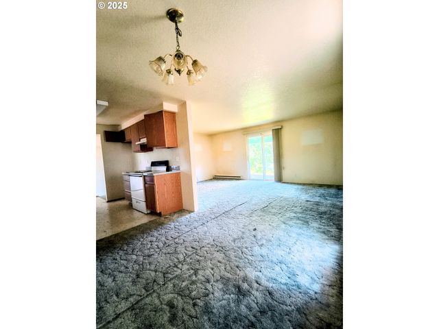 444 CHAR St, Roseburg, OR 97471