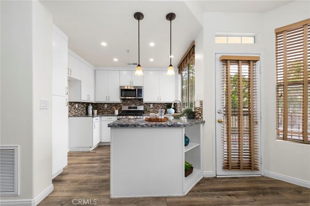 343 W Summerfield Circle, Anaheim, CA 92802