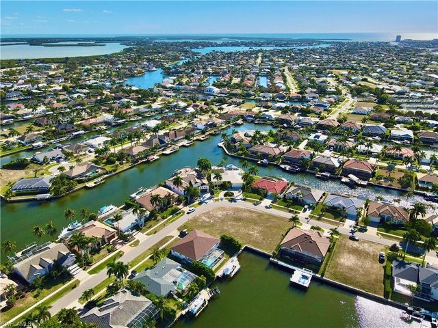 1540 Buccaneer CT, Marco Island, FL 34145