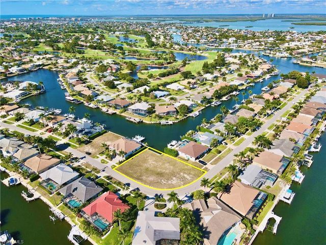 1540 Buccaneer CT, Marco Island, FL 34145