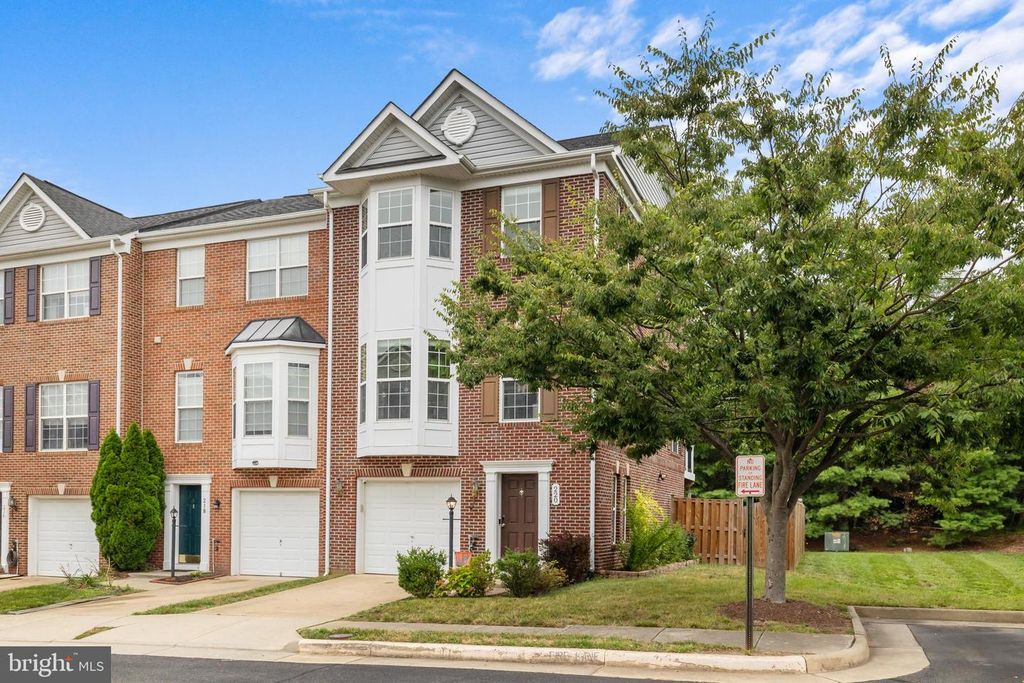 220 HAWKS VIEW SQ SE, Leesburg, VA 20175