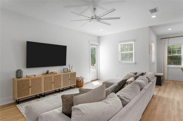 1223 5TH STREET S, St Petersburg, FL 33701