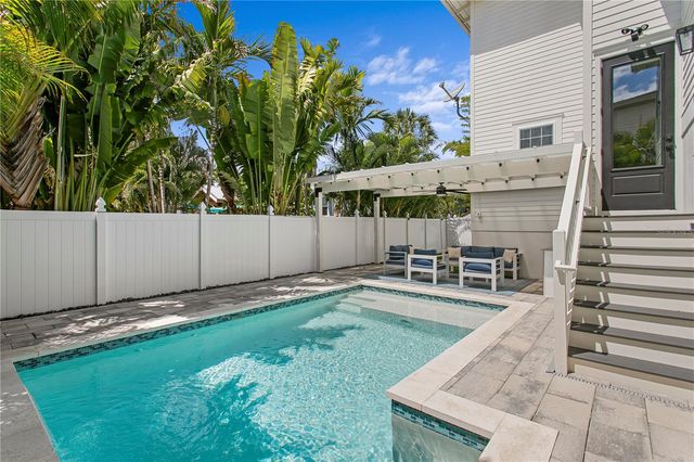 1223 5TH STREET S, St Petersburg, FL 33701