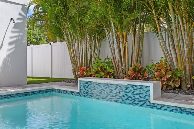 1223 5TH STREET S, St Petersburg, FL 33701