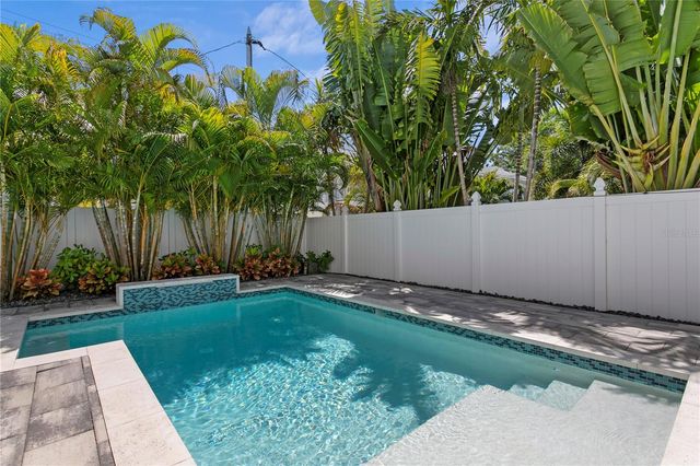 1223 5TH STREET S, St Petersburg, FL 33701
