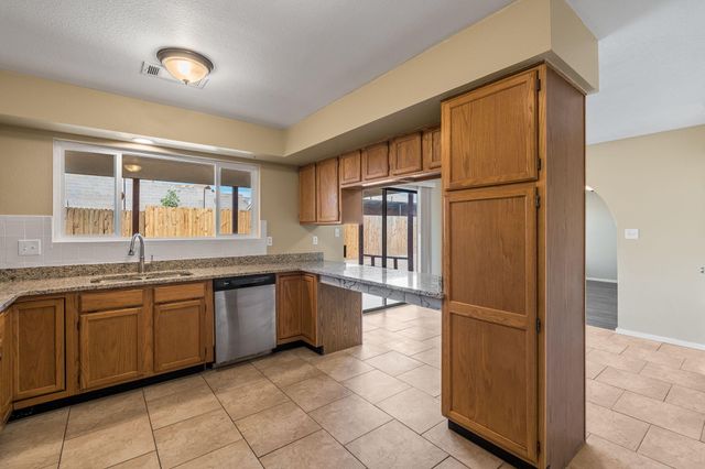 485 SANDSTONE Drive NE, Rio Rancho, NM 87124