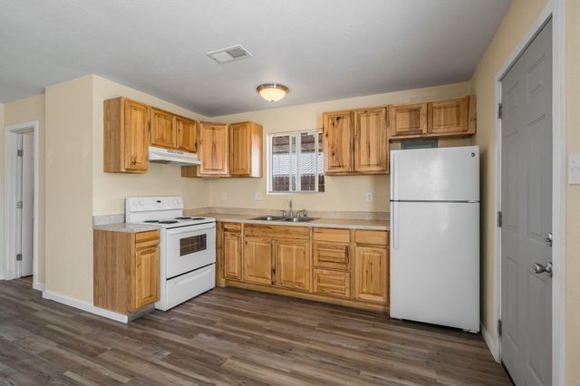 485 SANDSTONE Drive NE, Rio Rancho, NM 87124